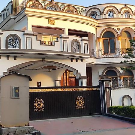 Butt Lodges 2 Islamabad Buitenkant foto