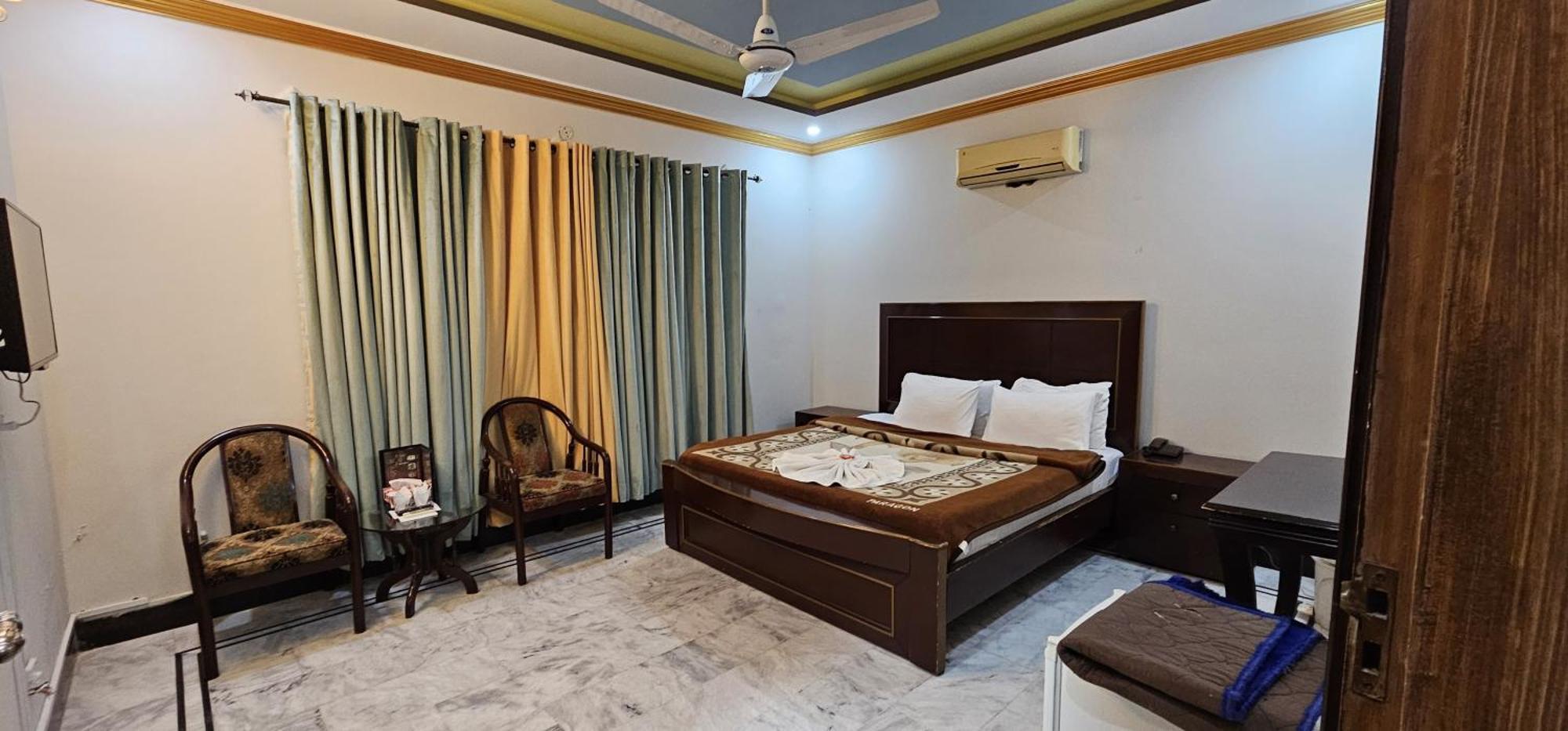 Butt Lodges 2 Islamabad Buitenkant foto