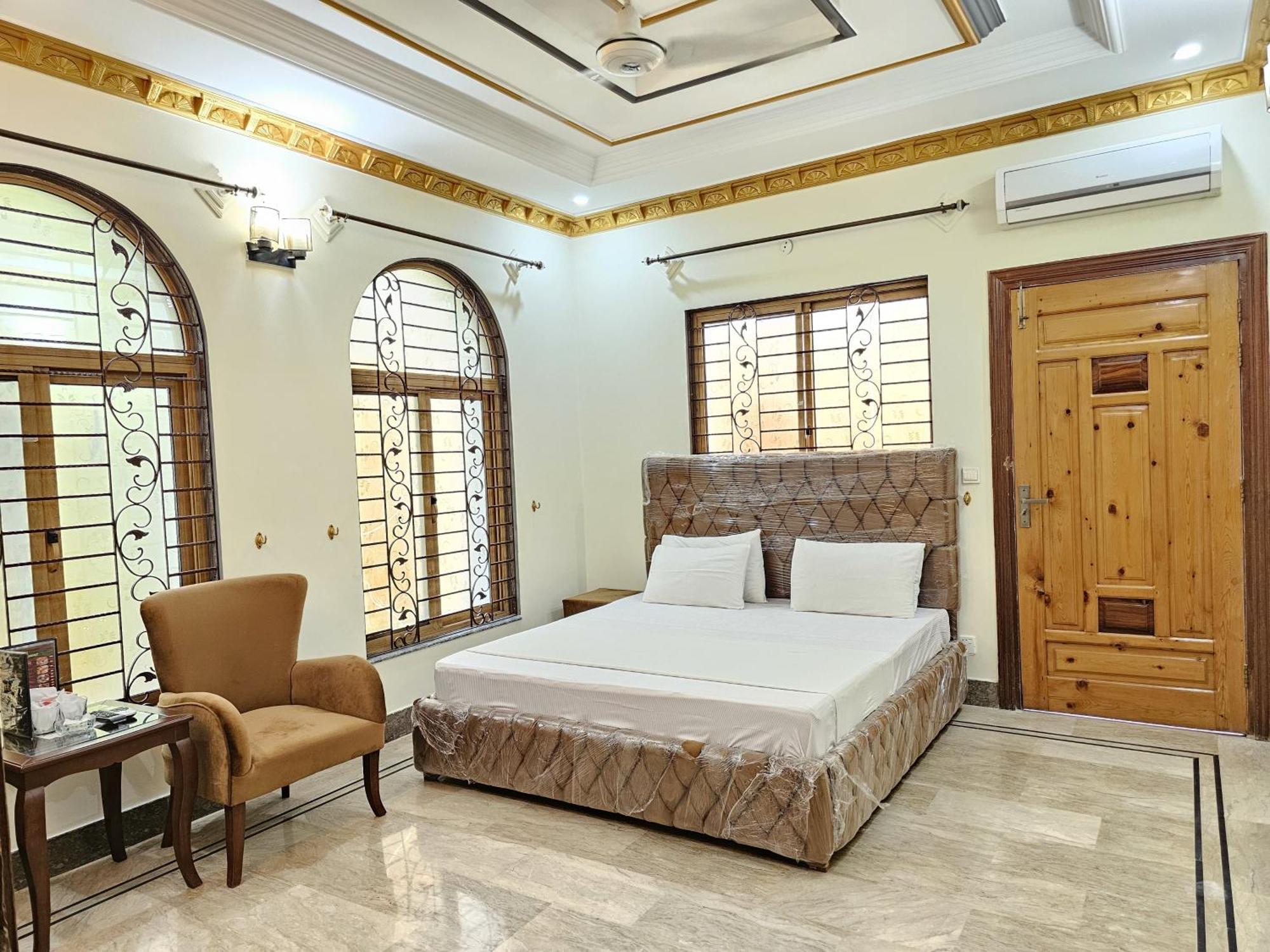Butt Lodges 2 Islamabad Buitenkant foto