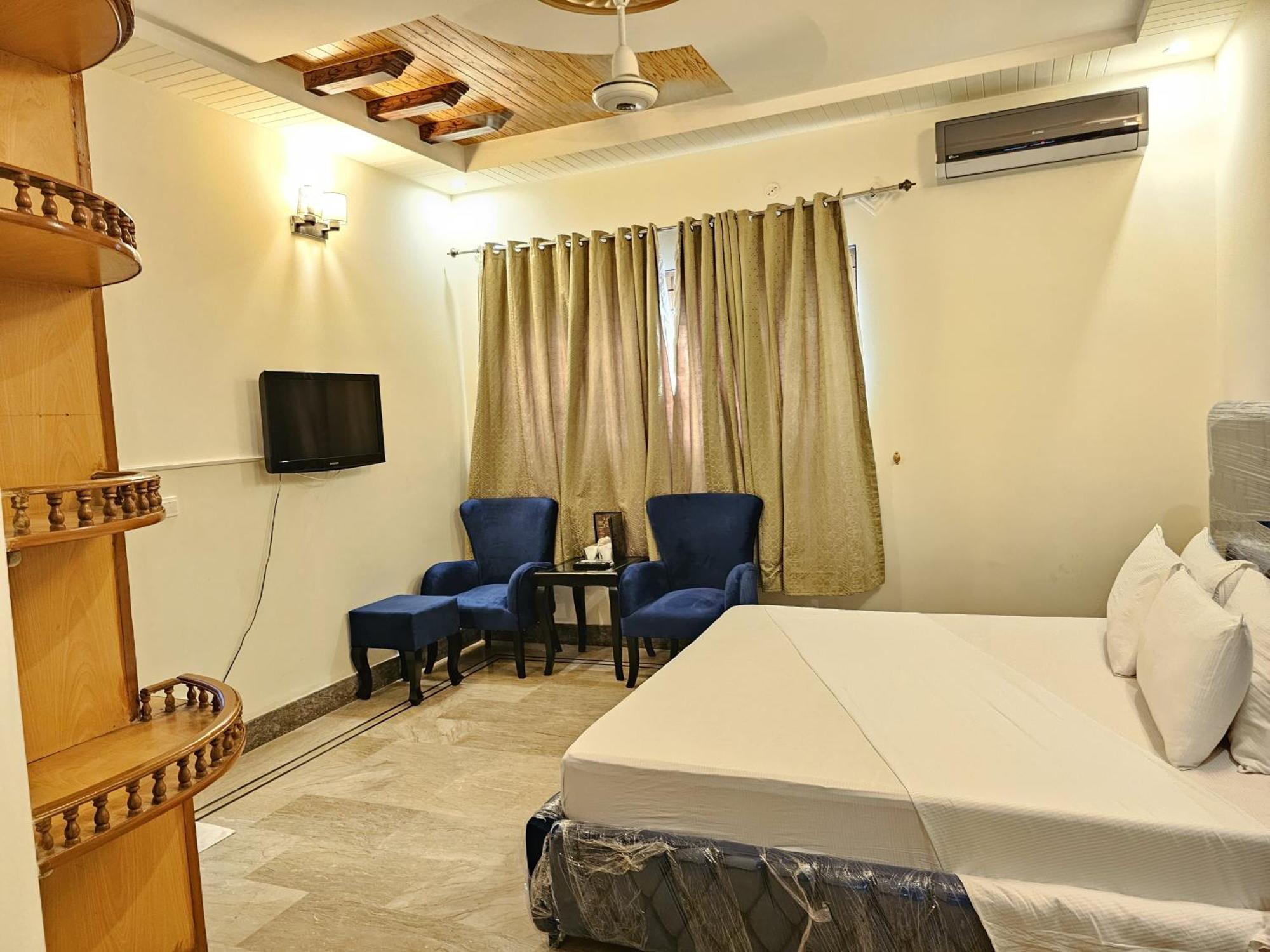 Butt Lodges 2 Islamabad Buitenkant foto